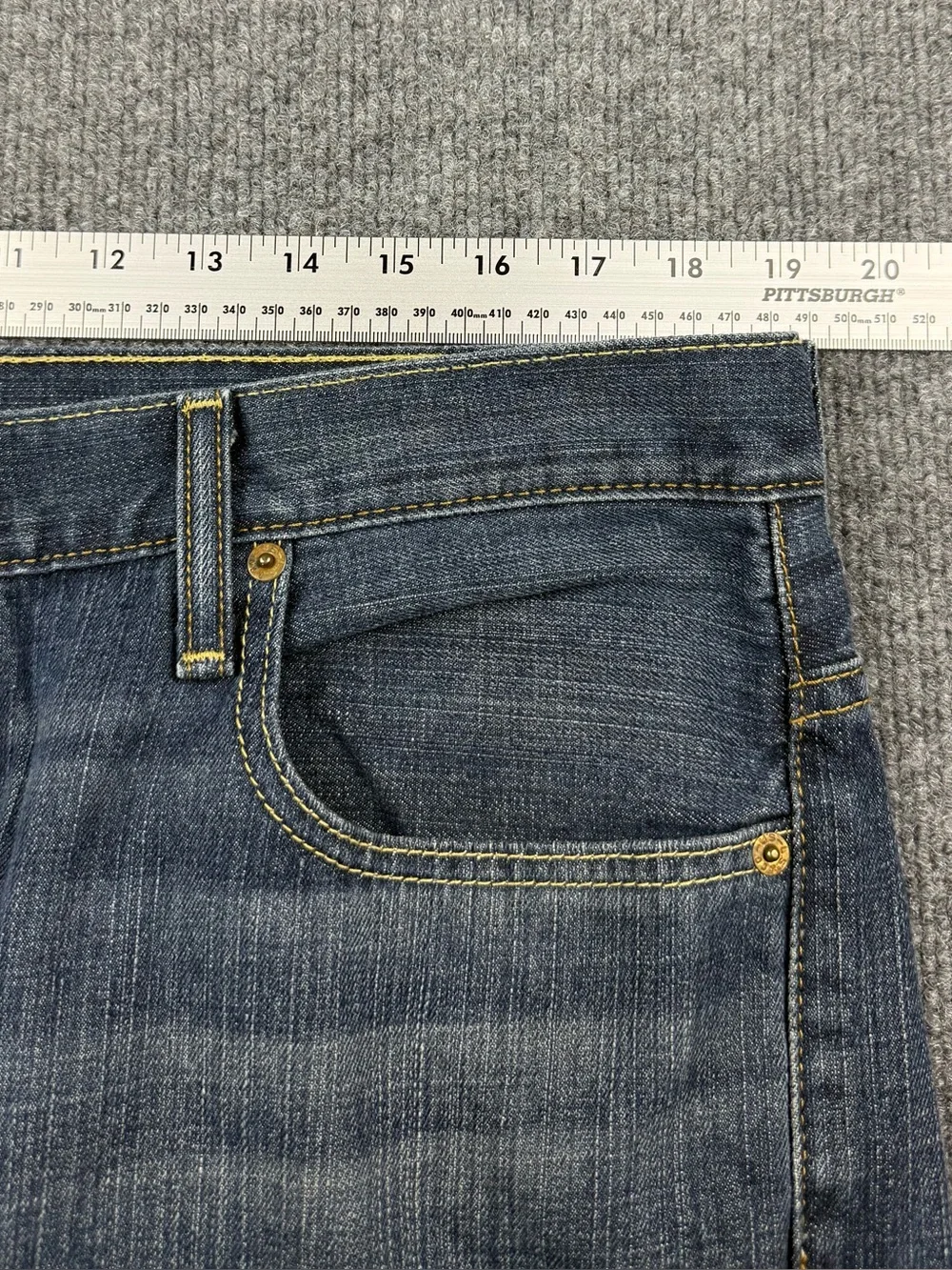 Men’s Levi’s 569 Blue Jeans, Size 36x34